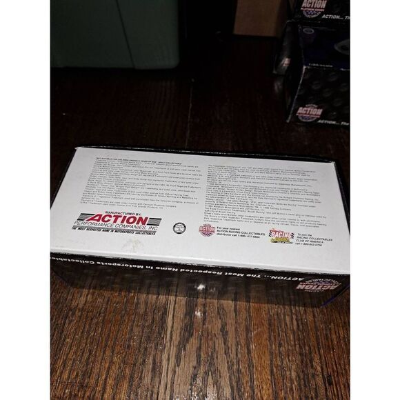 Vintage 96 Action Platinum Collectibles Darrell Waltrip Die Cast Nascar Race Car - Picture 9 of 9